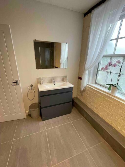 The Old Hay Barn - Games Room, Gym, Sleeps 8 Godmanchester Bagian luar foto