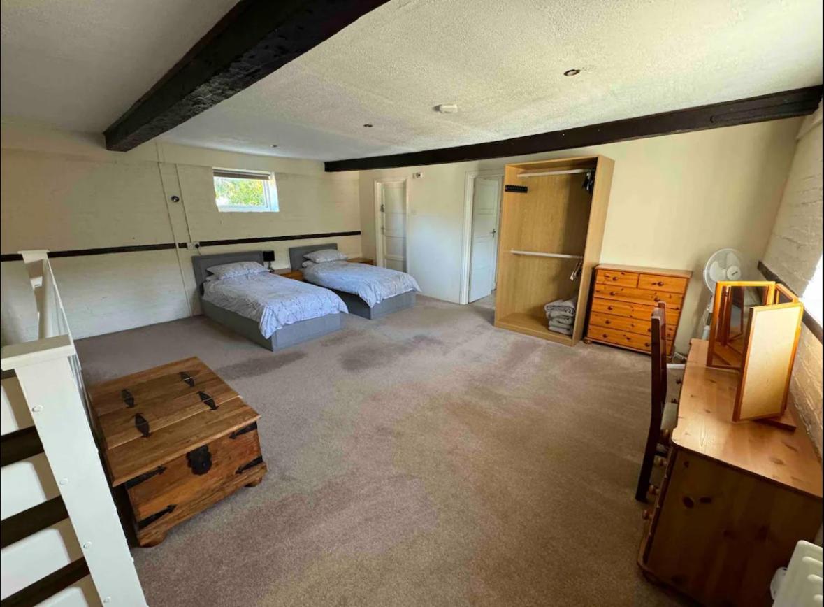 The Old Hay Barn - Games Room, Gym, Sleeps 8 Godmanchester Bagian luar foto